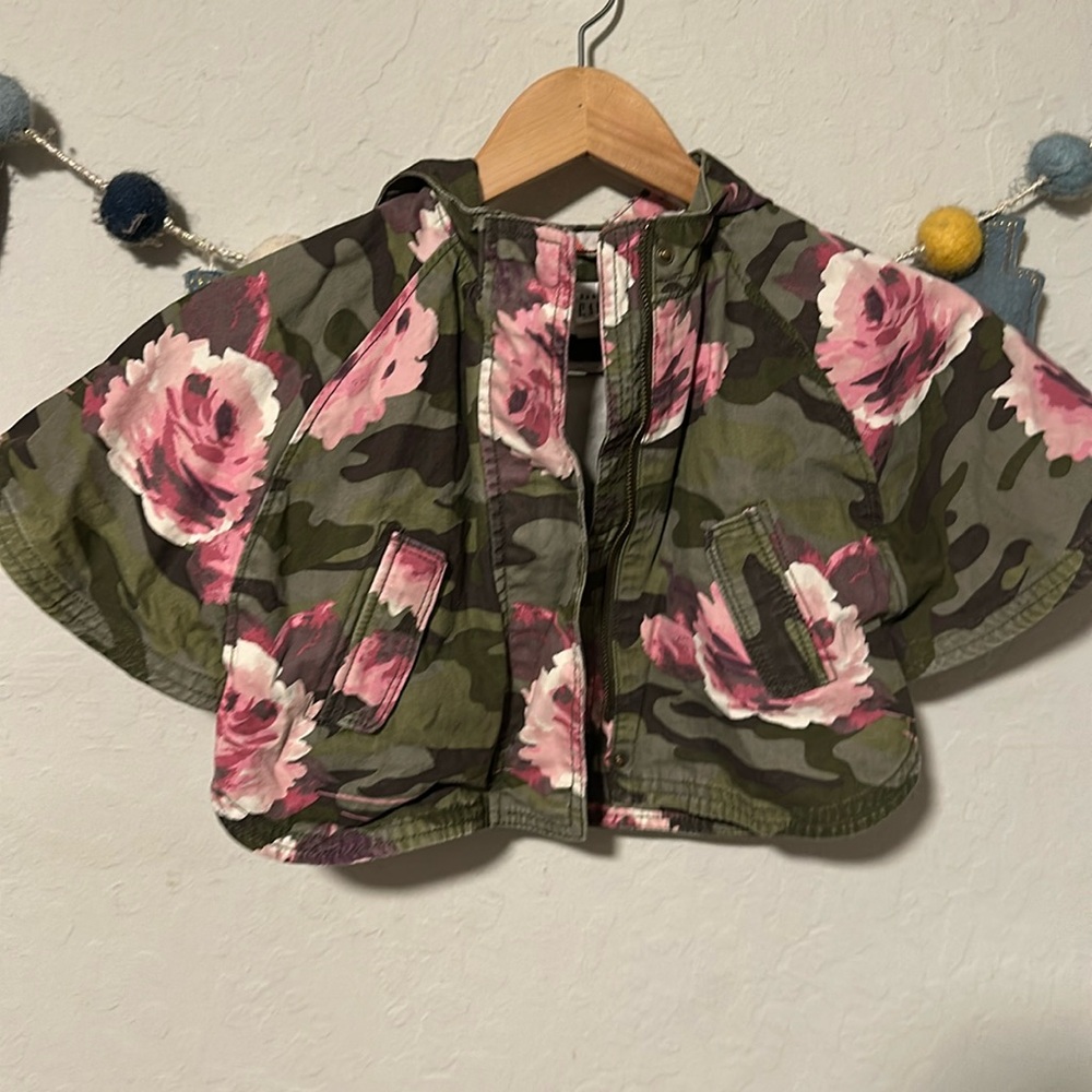 Baby gap pink jacket size 12 to 18 months